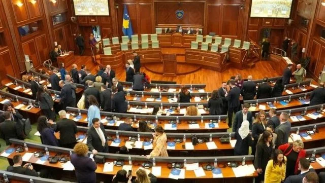 Analiza e REL: Kosova drejt zgjedhjeve të jashtëzakonshme