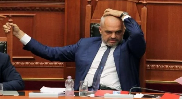 “Anija e Ramës po fundoset”, Vasili: Mban mbi supe barrën e abuzimeve dhe dështimeve