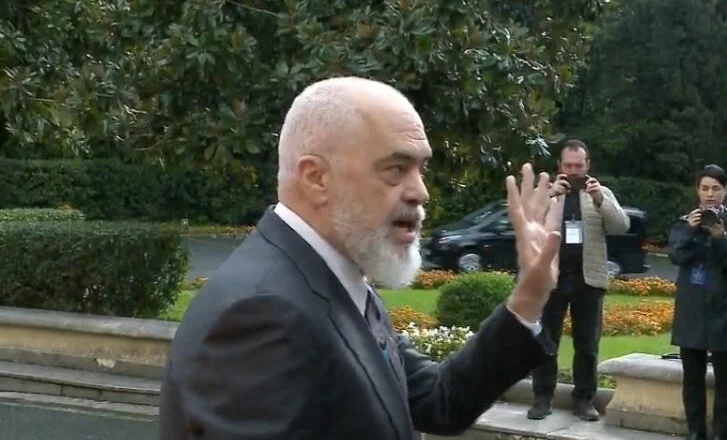 Ankimimi i Ramës në Kushtetuese si “ruletë ruse”, i hap rrugën SPAK-ut që t’i shkojnë në zyrë