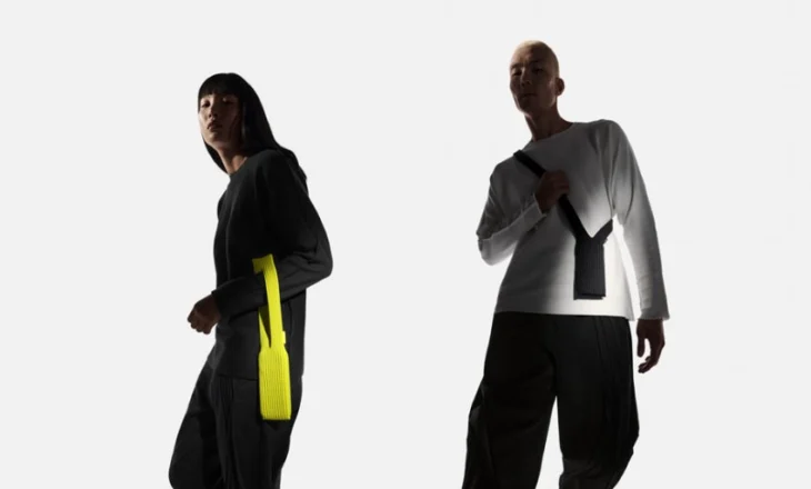 ‘Apple përballet me tallje në rrjet’/ ‘iPhone Pocket’, çorape për 230 dollarë që po bëhet virale