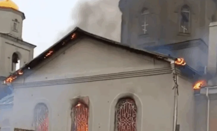 Artileria ruse bombardon Kishën historike në Donbas