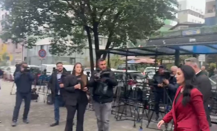 Asnjë koment për mediat, ja momenti kur Belinda Balluku hyn në GJKKO