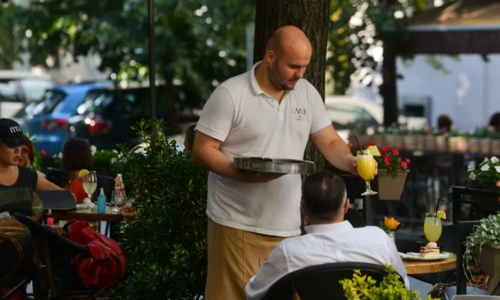 Asnjëherë mos e bëni këtë porosi në një kafene, është plot me baktere