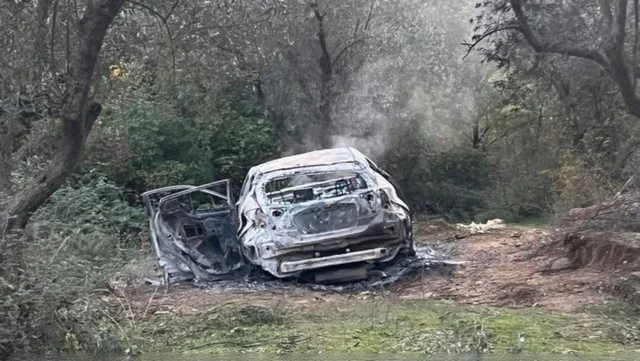 Atentati në Rinas/ Dalin pamjet nga automjeti i përdorur nga autorët, totalisht i shkrumbuar