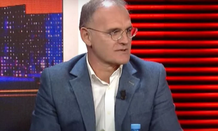 ‘Atje duhet të ishin mijëra njerëz’/ Tela: Një foltore para Kryeministrisë nuk mund të…