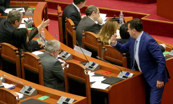 Balla akuzon Berishën për fshehje nga SPAK: Hetimi i vrasjeve të 21 Janarit është testi i së vërtetës