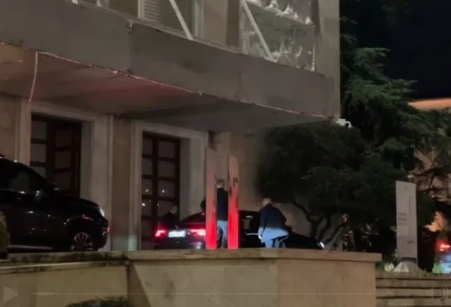 Balluku, 8 orë në kryeministri/ Projektohet mbledhje qeverie të premten, zv.kryeministrja u largua me makinë tjetër