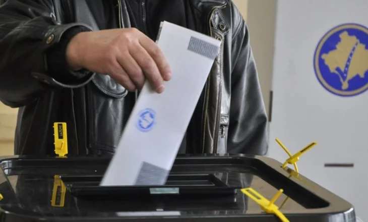 Balotazhi në Kosovë/ Qytetarët e 18 komunave u drejtohen sot kutive të votimit