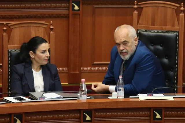 Bardhi shpërthen pas takimit Rama–Balluku: “Shenja të një kapje të plotë të shtetit”