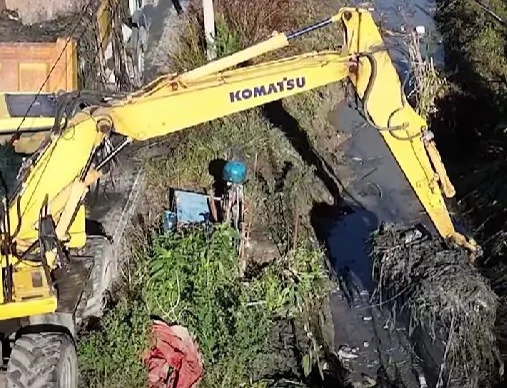 Benet Beci në terren: Pas 30 vitesh bllokim, pastrimi i kanalit në Berdicë sjell rezultate të menjëhershme