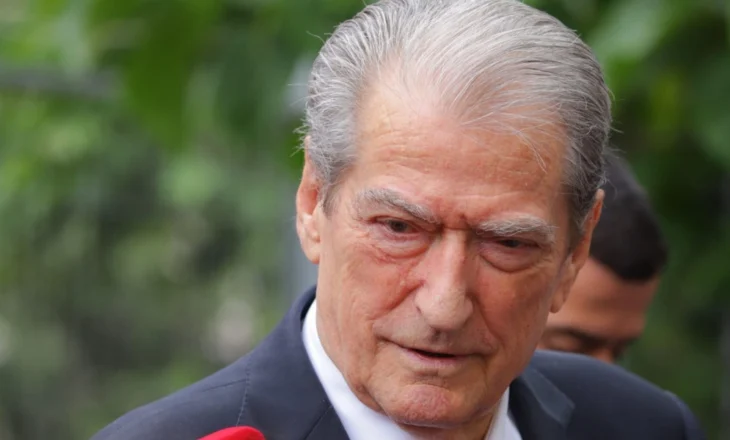 Berisha ia ‘ngec’ Bashës dhe Prendit: Erdhën në zyrë dhe më thanë se do shkelësh mbi kufoma nëse…