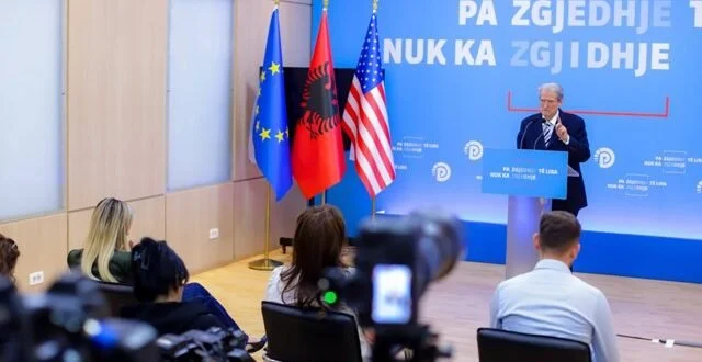 Berisha: Një regjim që nuk pranon votën e lirë është një regjim që duhet të rrëzohet sa më parë!