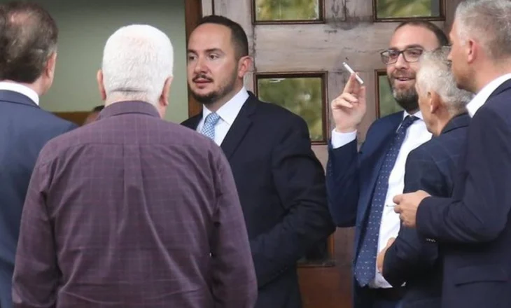 “Berisha s’dinte gjë për takimin e Salianjit me shokë”/ Ish-ministri: Do kishte çuar Mulin t’i shkrinte! Gazetari: Te Doktori “spiunuan” pas…