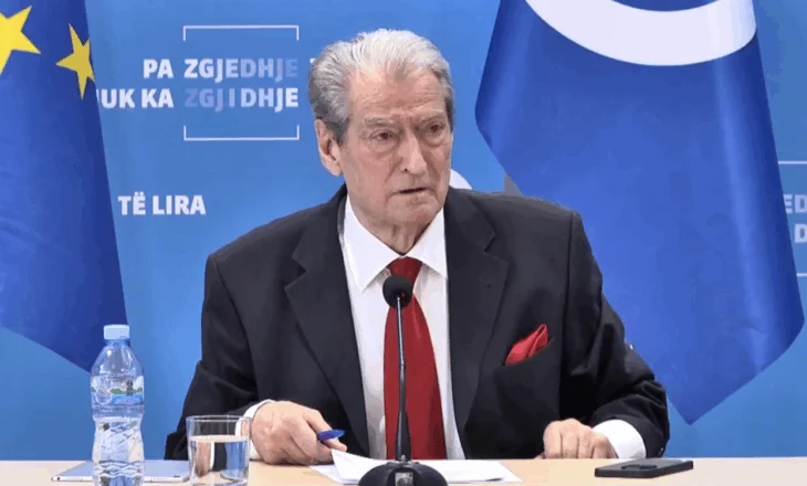 Berisha sulmon komisioneren e BE, kreu i PD: Në asnjë rresht progres raporti nuk përmend fjalën “e jashtëzakonshme”