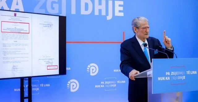 Berisha thirrje qytetarëve: Rruga e vetme është që të ngrihemi dhe t’i japim duart këtij regjimi!