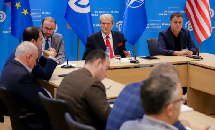 Berisha tregon se çfarë ndodhi në mbledhjen e grupit të PS: Balluku i ka thënë Ramës se do e marrë me vete në qoftë se ai e lëshon