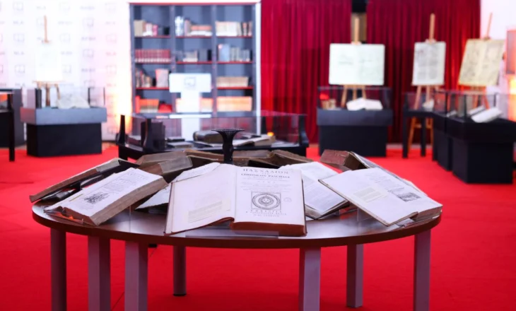 Biblioteka Kombëtare hap “Koleksionin e Biblave” ekspozohen 452 botime në shqip