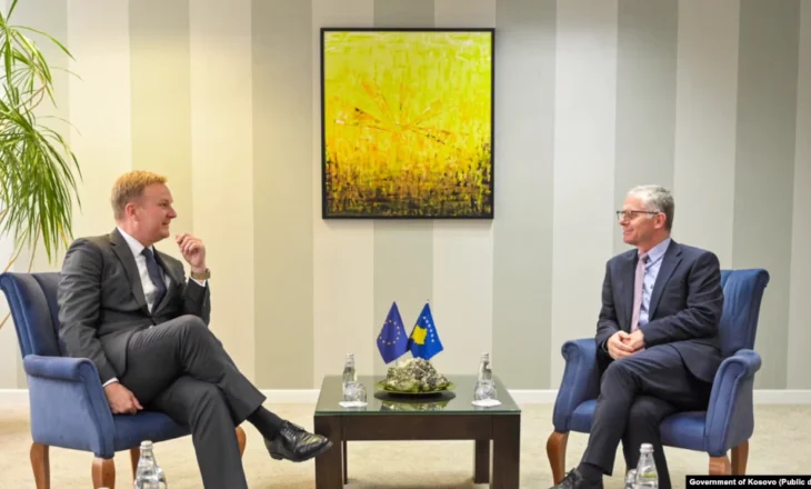 Bislimi i ankohet Sorensenit se Serbia s’po i pranon pagesat e Kosovës për shqiptarët në Luginë