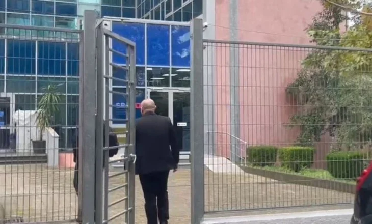 Bleu vota për Tom Doshin? Kryebashkiaku i Vaut të Dejës paraqitet në GJKKO për seancën