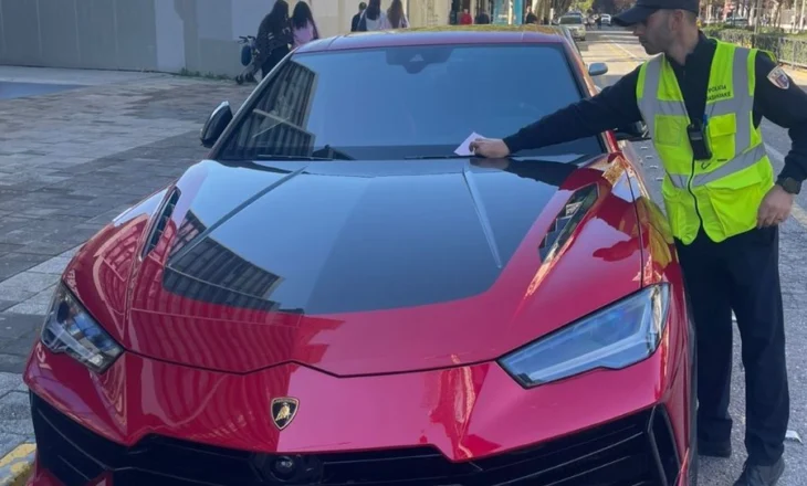 Bllokuan korsinë e emergjencës, policia heq me karroatrec makinat, nuk kursen as Lamborghinin