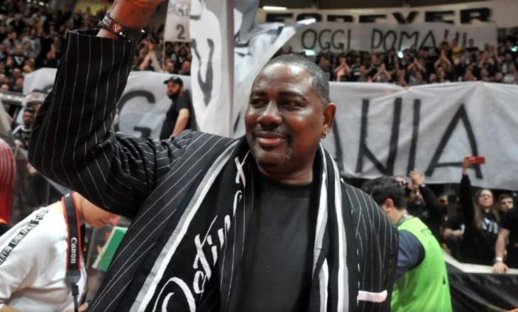 Bota e basketbollit në zi, ndahet nga jeta në moshën 70-vjeçare ish-ylli i NBA