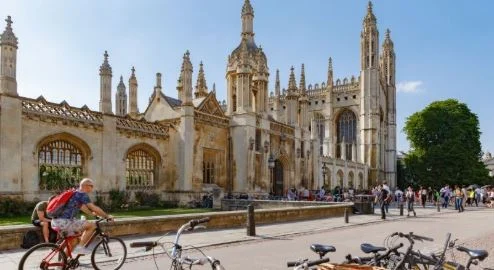 Britani/ Taksë të re për studentët e huaj, preken edhe ata shqiptarë