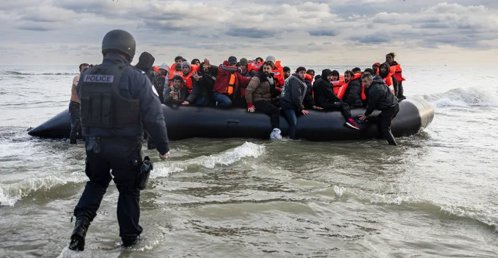 Britania e Madhe kthen sytë nga Danimarka për të frenuar migracionin e paligjshëm!