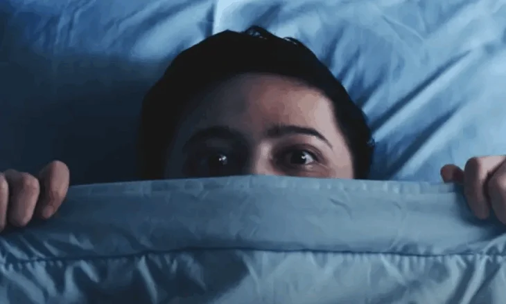 Burrat kanë më shumë gjasa sesa gratë të kenë frikë nga errësira