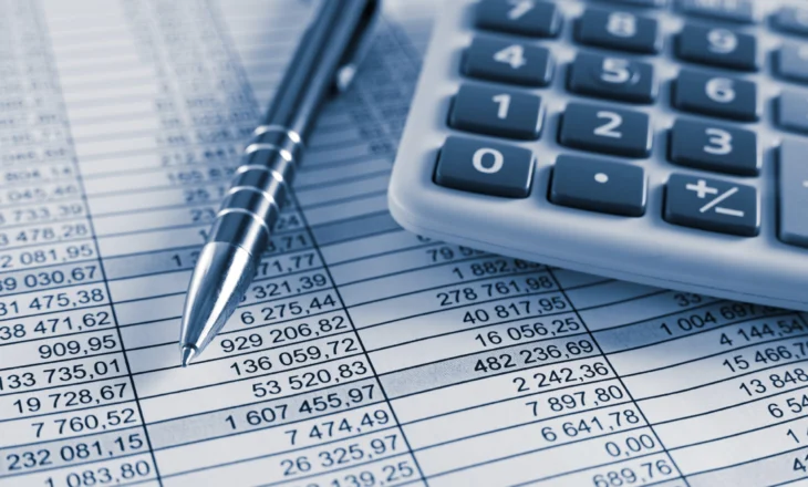 Buxheti 2026, rriten pagat e pensionet/ Rekord me 8.9 miliardë euro, për herë të parë indeksohen pagat në shtet