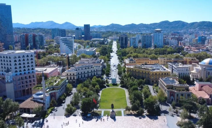 Buxheti “fiton” nga rritja e pagës/ Ekspertët: Do të shtohen paratë për skemat e pensioneve. Indeksimi do të ndiqet çdo vit