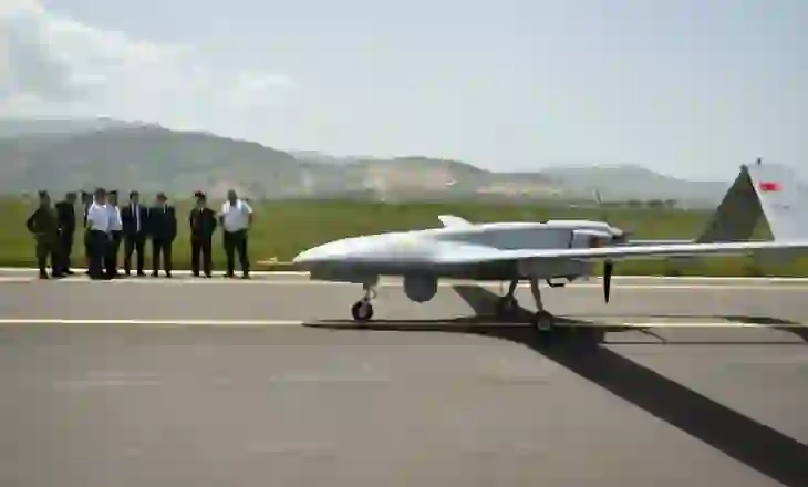 Buxheti i ushtrisë 103 MLN € për anije luftarake, 13.5 MLN € për 2 avionë zjarrfikës! Dronët marrin 14.2 mln €