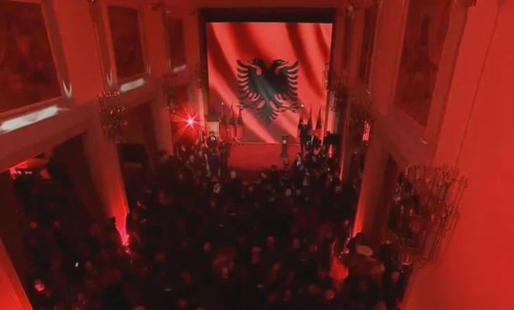 Ceremonia e pritjes për Ditën e Flamurit në Presidencë/ Begaj: Krenar për rolin tonë në rajon