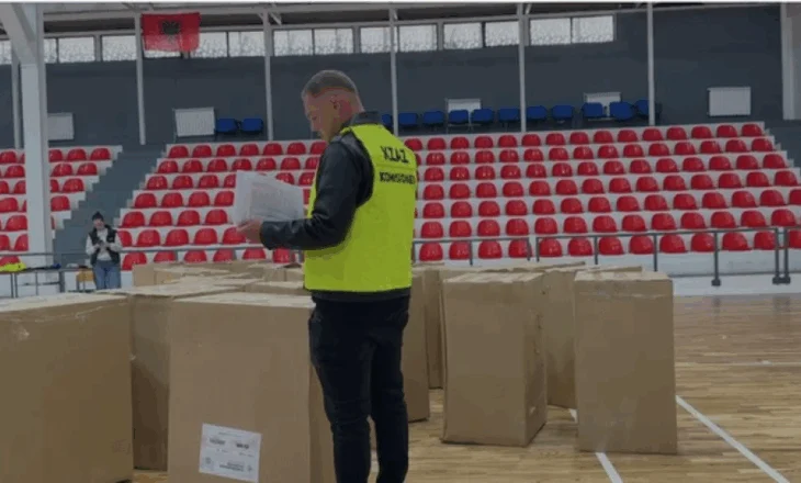 Cërriku gati për zgjedhjet e parakohshme/ Vonesa në procesin e shpërndarjes së materialeve zgjedhore, shkak PD
