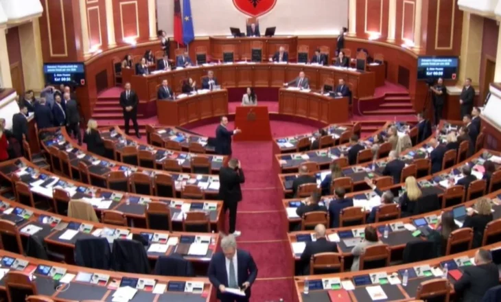 “Çështja e Llogarasë, s’kam asnjë koment”, Balluku merr fjalën në Kuvend, opozita braktis seancën