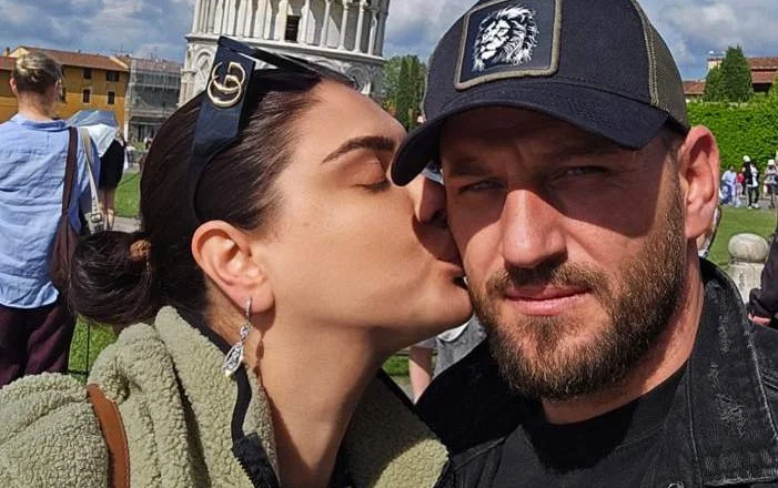 Çiljeta emocionon me urimin për Albanin: Dy shpirtra që zgjodhën njëri-tjetrin çdo ditë