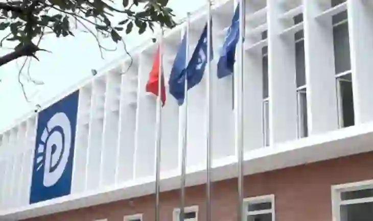 Çimka dhe spiunë në mbledhjet e PD-së? Vokshi zbulon të vërtetën pas debatit në Kamëz: Do shihni edhe më shumë…