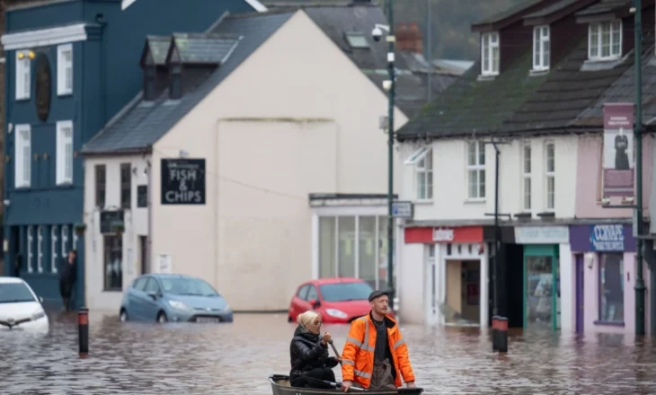 “Claudia” po godet Anglinë, stuhia se fortë shkakton dëme: Jemi keq, mos ejani këtu