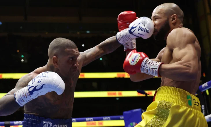 Conor Benn fiton revanshin ndaj Eubank Jr dhe barazon serinë, boksierët përgatiten për triologjinë vitin tjetër