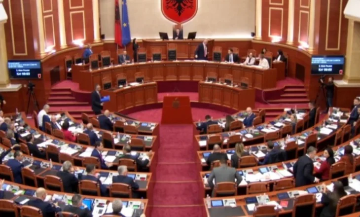 Debate në Kuvend pas deklaratës së Berishës, miratohen ligjet kundër ndërtimeve pa leje dhe bonusi për pensionistët