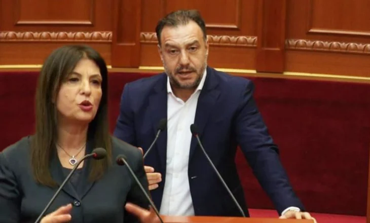 Debate në Kuvend/ Topalli-Shalsit: ‘S’ka as inteligjencën minimale, mos lini të pijshëm të dalin në foltore