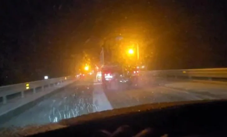 Dëbora mbulon zonat malore në Kukës, ‘prek’ edhe disa segmente të Rrugës së Kombit