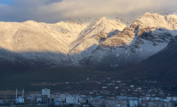 Dëbora zbardh malet e Bulqizës/ Ja si paraqitet situata nga moti, në qarkun Mat dhe Dibër