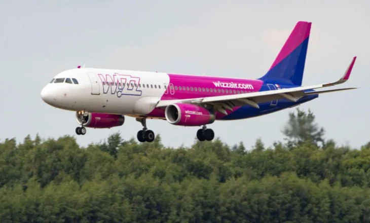 Defekti në software tek mijëra avionë shkakton kaos fluturimesh