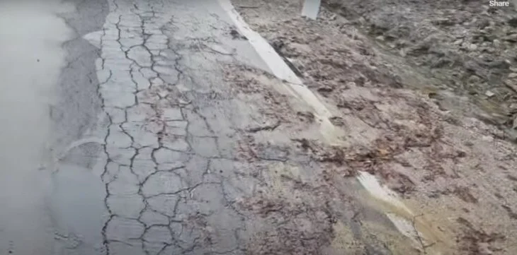 Dëmtohet rruga e re në Kukës, çahet asfalti i segmentit 3,8 kilometra