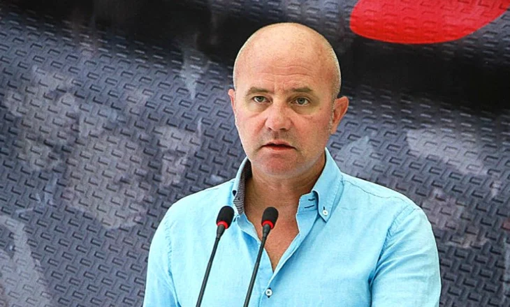 Deputeti demokrat sulmon Fatos Nanon pas vdekjes: I bëri shumë dëme Shqipërisë, Zoti pastë mëshirë për të