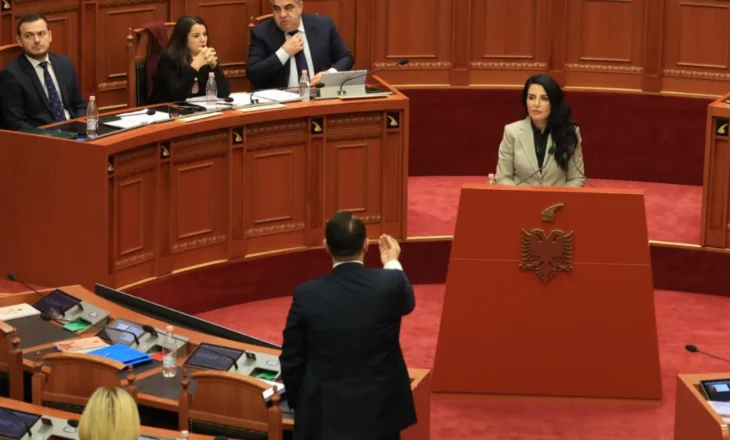 Deputeti i PD akuza mazhorancës: Na gjeni një Parlament në botë ku zv/kryeministrja është e pandehur