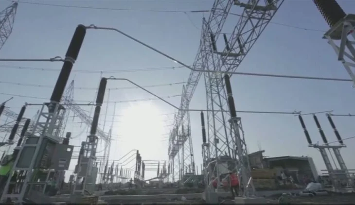 Digjen fiderat e Nënstacionit në Farkë, mbeten pa energji disa zona të Tiranës