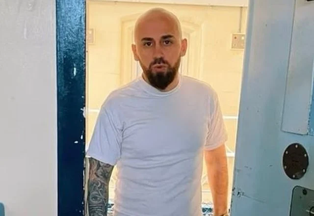 Digjet lokali prej druri i Ramadan Zotos në Ksamil, i përfshirë në plagosjen e 17 korrikut në Sarandë