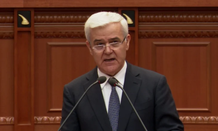 “Disa prokurime bëhen me 99% të fondit limit, e të tjera kursejnë deri në 20%”, Xhafaj në Kuvend: Disa institucione fshihen pas alibisë që…