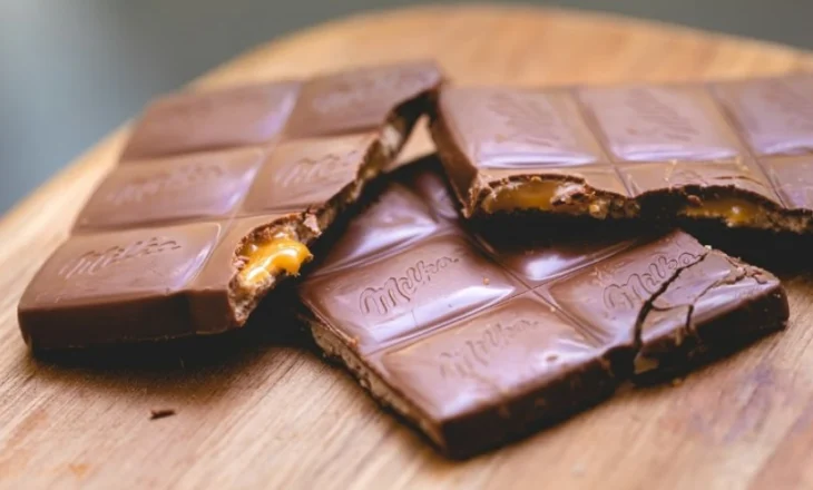 Disa seri të çokollatës së njohur po tërhiqen në të gjithë Gjermaninë: Mund të përmbajë trupa të huaj të bërë nga plastika